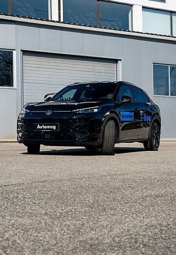 Zunanja slika - VW T-Roc - 1.5 eTSI R-line DSG 110  150  Matrix. Black Style - 6