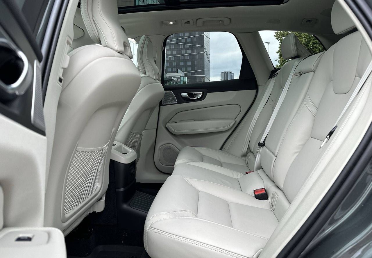 Zunanja slika - Volvo XC60 - T8 AWD Recharge Twin Engine Ultra Dark Avt - 11