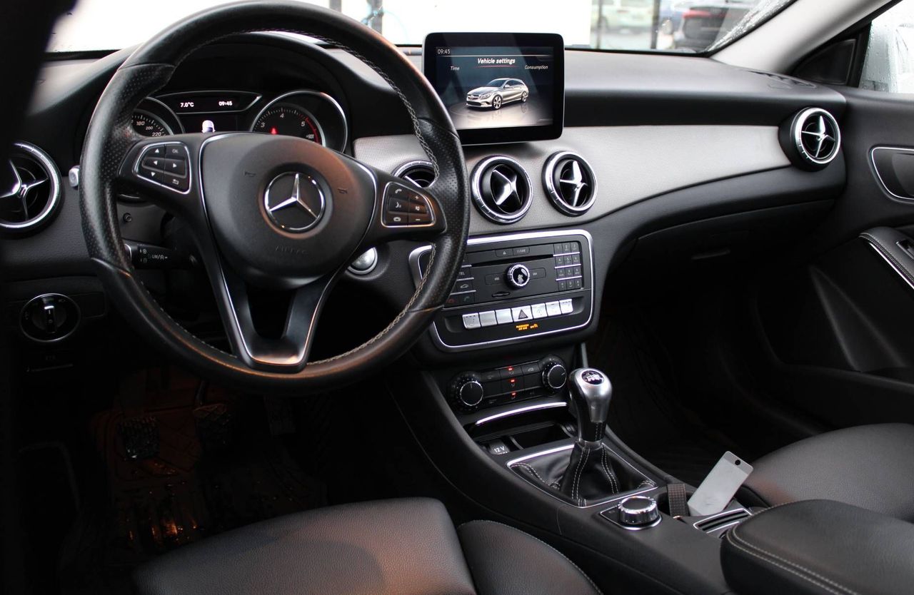 Zunanja slika - Mercedes-Benz CLA-Razred - CLA Shooting Brake CLA180d - LED NAVI PDC TEMP ALU USNJE - 6