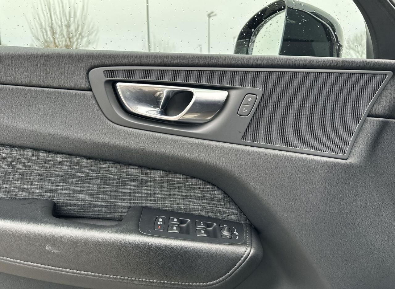 Zunanja slika - Volvo XC60 - B4D Core Avt. LED-KAMERA-KEYLESS - 16