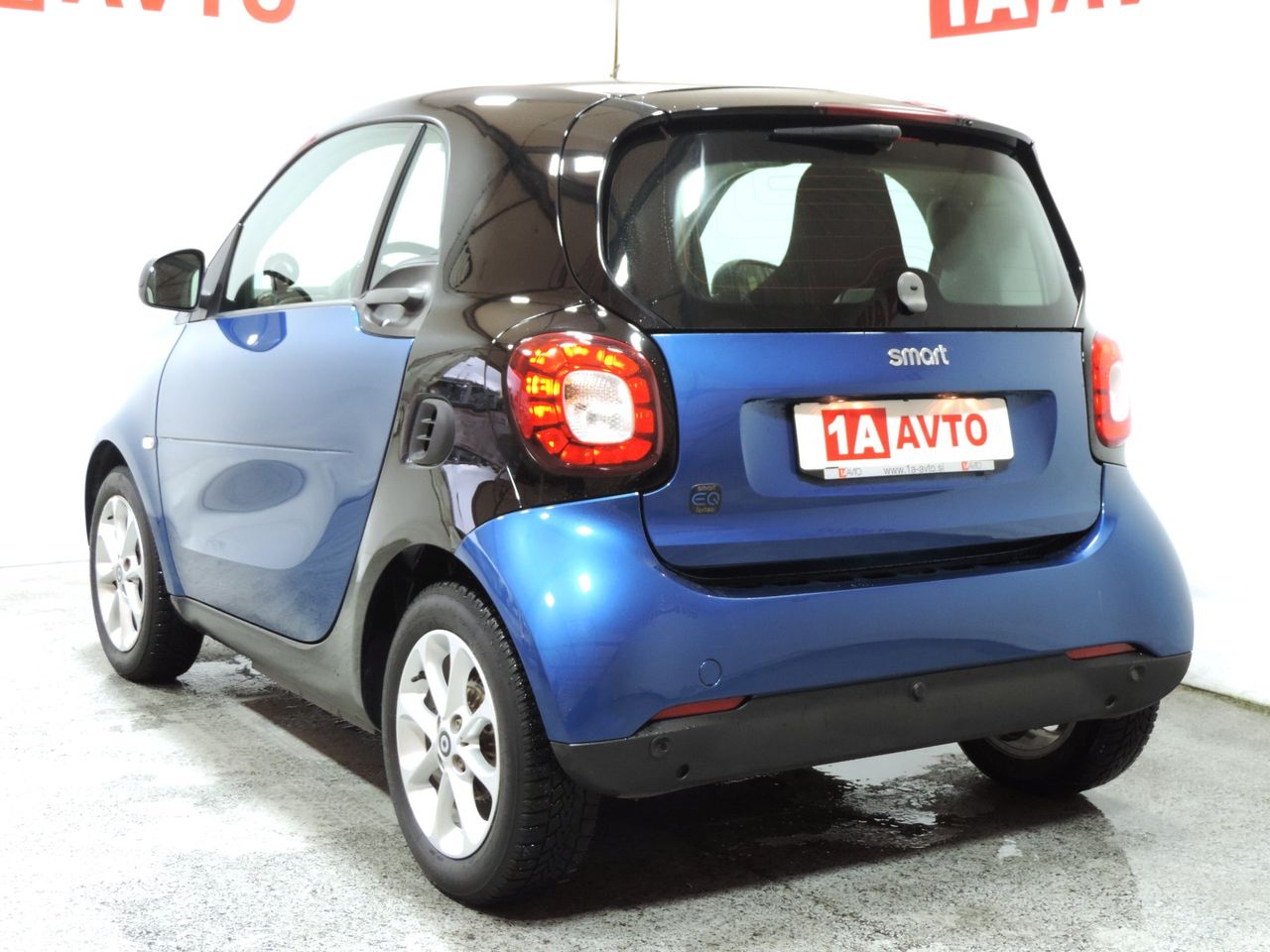 Zunanja slika - Smart Smart fortwo - 60 kW 82 KM electric drive - 7