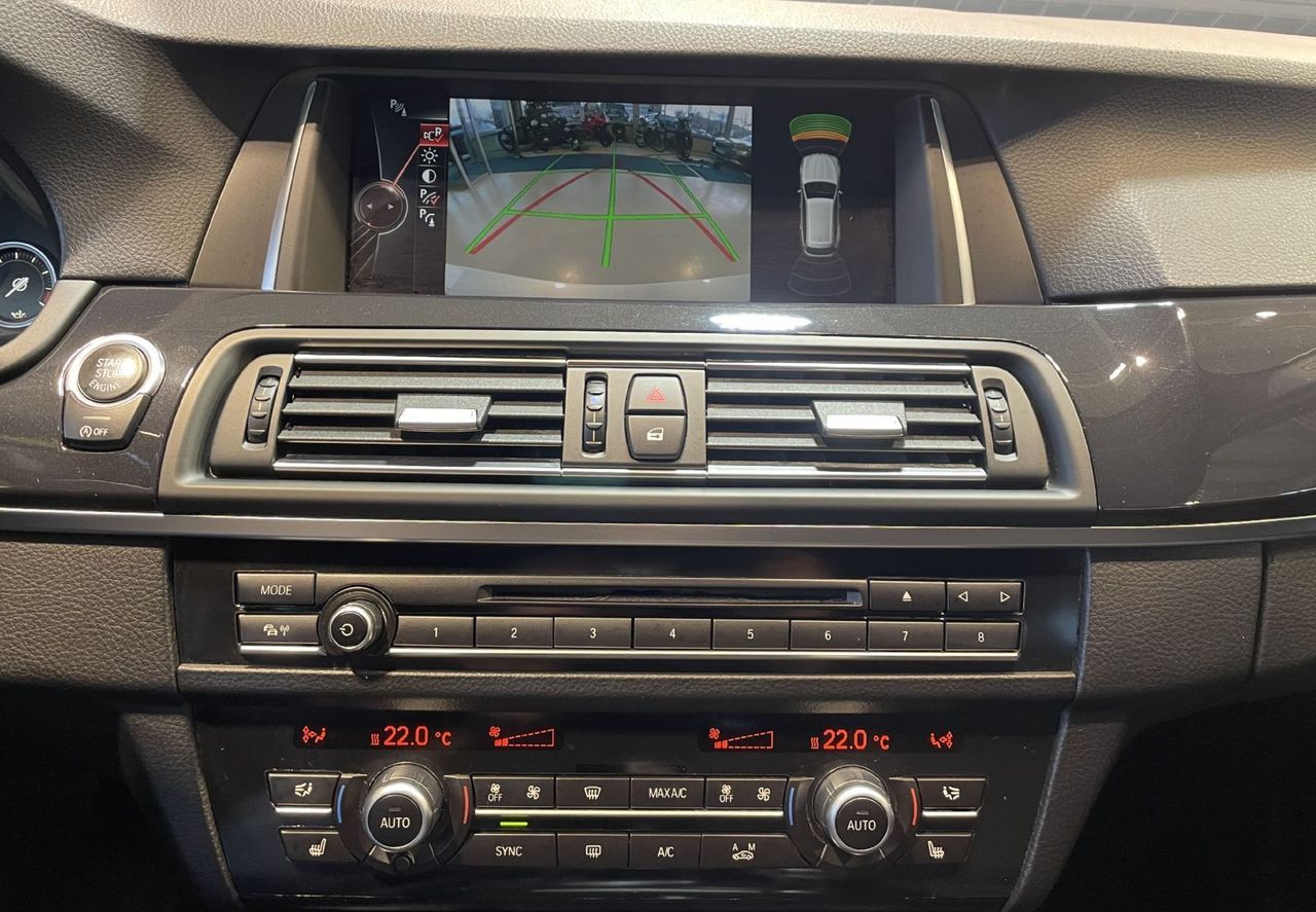 Zunanja slika - BMW Serija 5 - Touring: 520d-HEADUP-VIRTUAL-LANE-NAVI-RADAR-KAMERA-LED- - 10