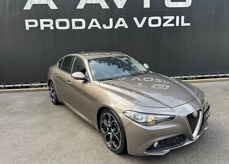 Zunanja slika - Alfa Romeo Giulia - 2.2   150ks - 19COL-KAMERA-2xPDC-  FINANCIRANJE - 2