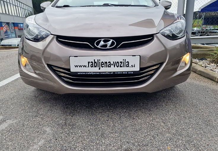 Zunanja slika - Hyundai Elantra - 1.6 CVVT STYLE ZELO LEPO OHRANJENO VOZILO... - 2