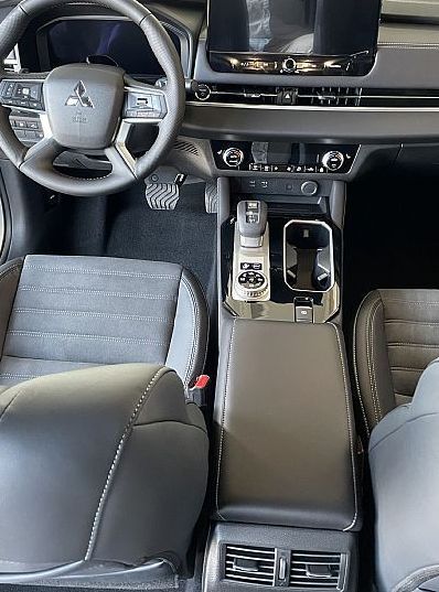 Zunanja slika - Mitsubishi Outlander - 2.4 PHEV Intense Auto - 10