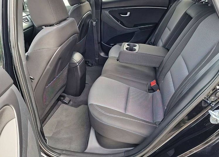 Zunanja slika - Hyundai i30 Wagon - 1.6 CRDI 81KW COMFORT LEPO OHRANJEN... - 10