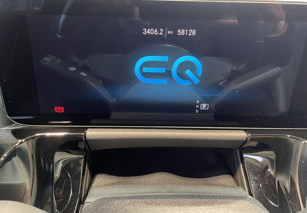 Zunanja slika - Mercedes-Benz EQA - NAVIGACIJA-TEMPOMAT-AMBIENT-GRETJE SEDEŽEV-KAMERA - 15