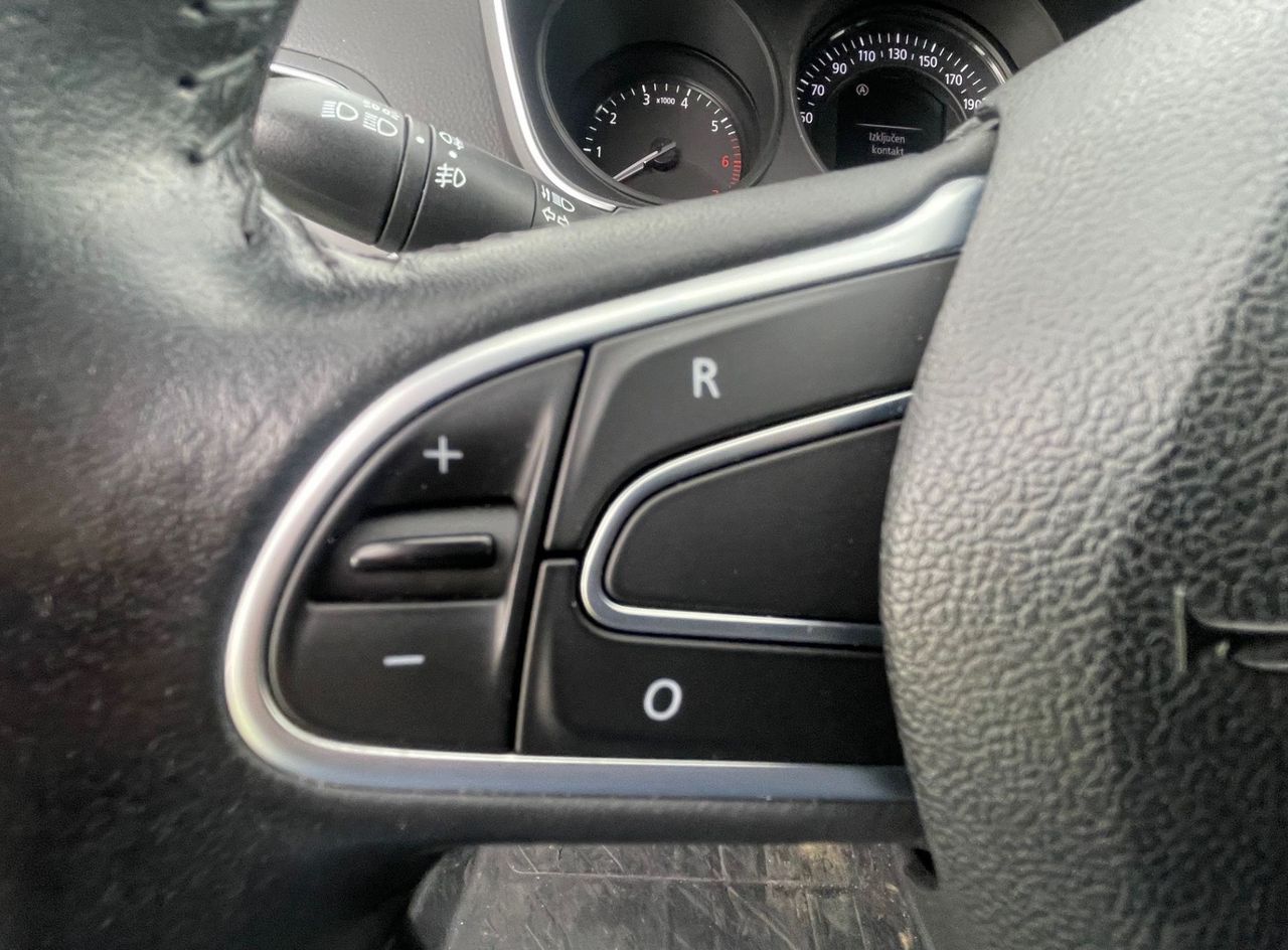 Zunanja slika - Renault Mégane - Megane 1.3 16 V PDC ZADAJ. - 17