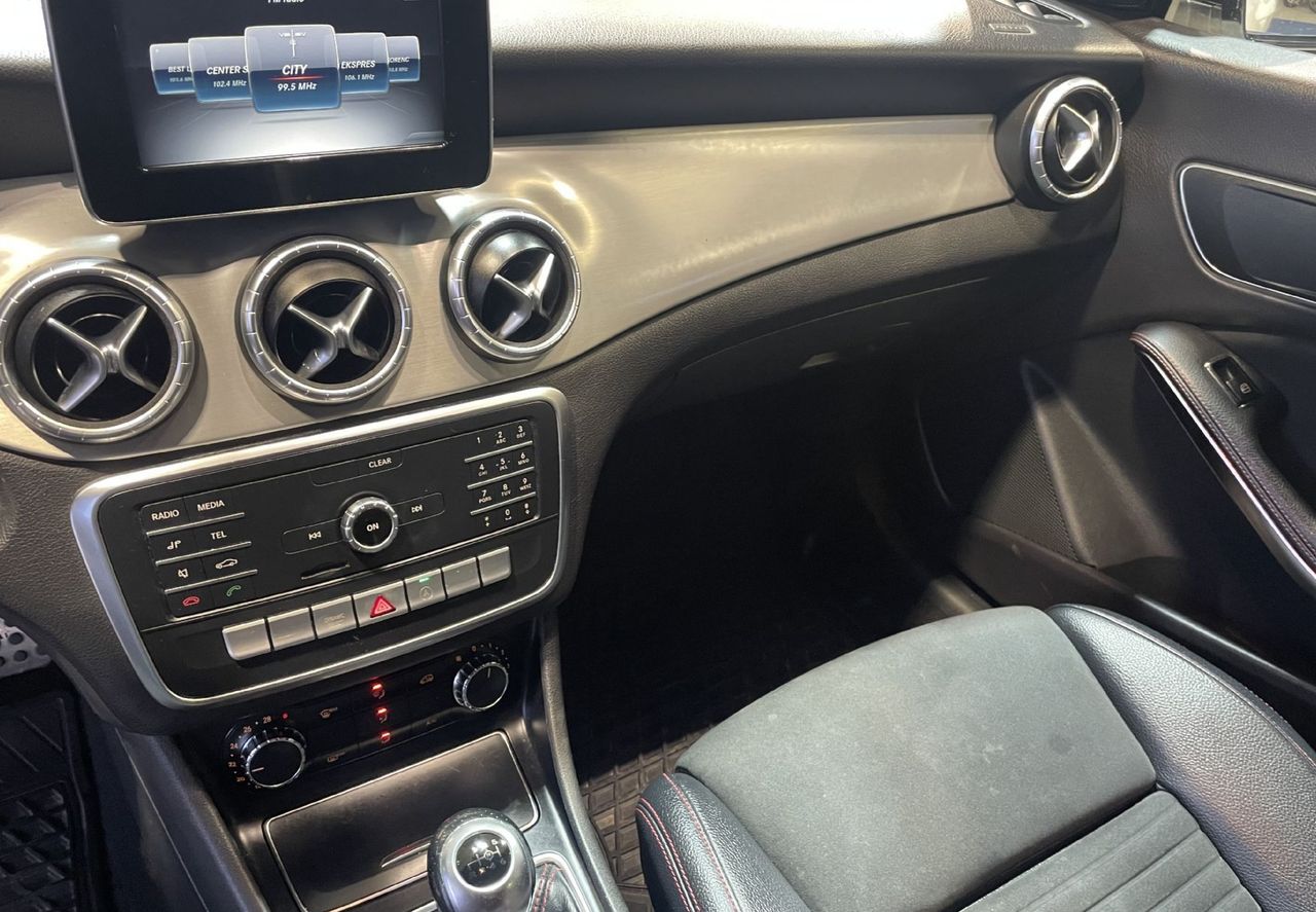 Zunanja slika - Mercedes-Benz CLA-Razred - CLA-180-AMG LINE-TEMPOMAT-KAMERA-2XPDC-ALU-LED - 9