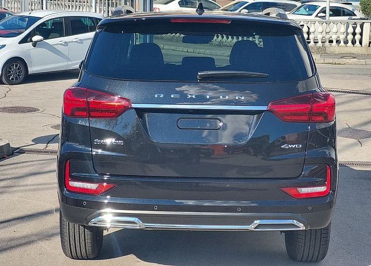 Zunanja slika - SsangYong Rexton - 2.2 XDi LIMITED 4WD A T - 5