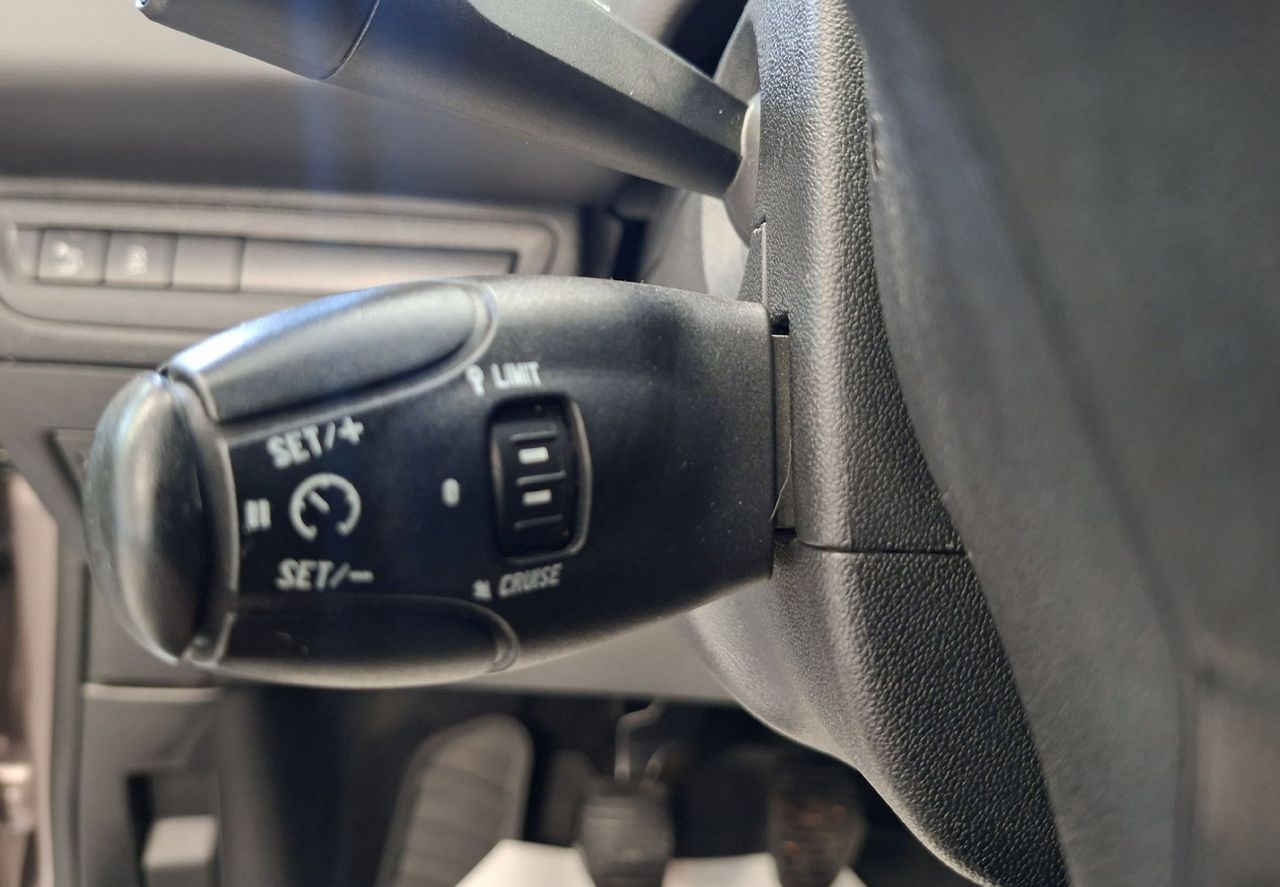 Zunanja slika - Peugeot 208 - ACTIVE 1.4-HITRI KREDIT-ODLIČEN- - 17