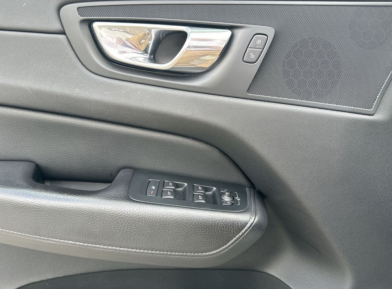 Zunanja slika - Volvo XC60 - T8 Recharge Twin Engine AUT R-Design - 16