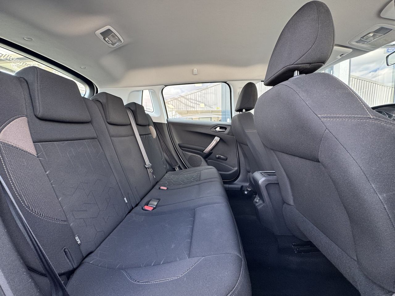 Zunanja slika - Peugeot 2008 - 1.6 VTi 120KM ACTIVE SLO 1.LASTNIK NAKUP NA OBROKE - 11