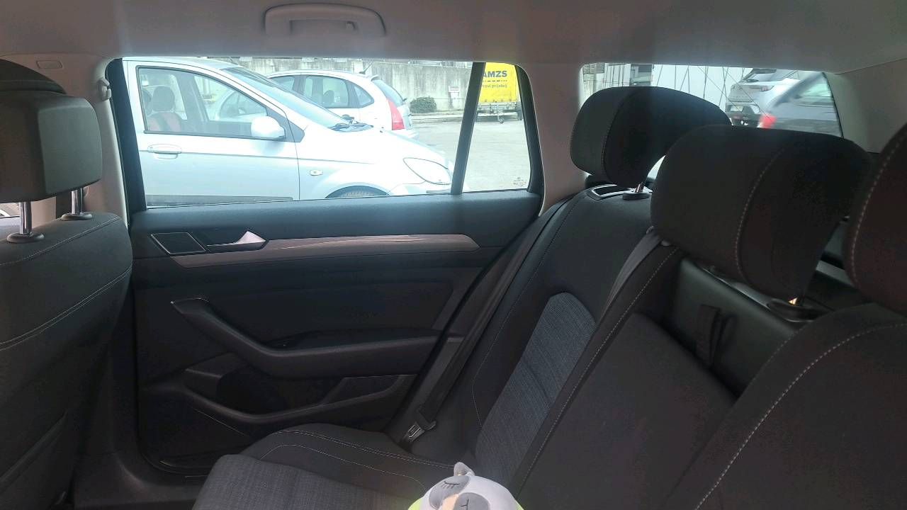 Notranja slika - VW Passat - 2,0 TDI BMT SCR Business DSG - 8