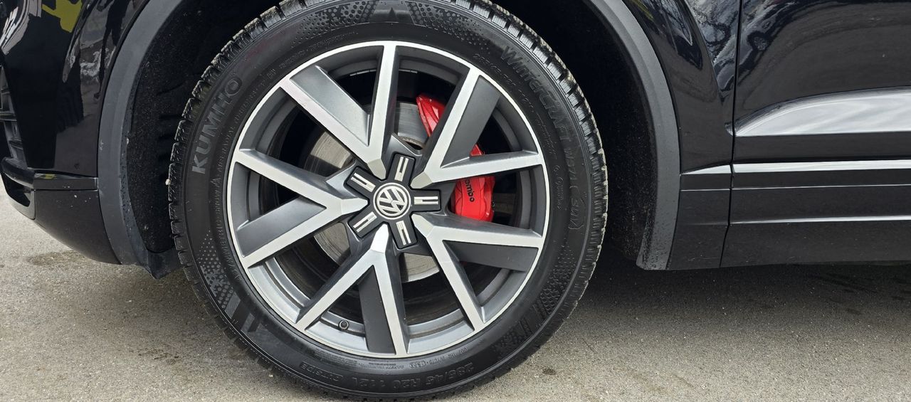 Zunanja slika - VW Touareg - V6 TDI BLACK PAKET-PANORAMA-MATRIX-ALU 20-VIRTUAL - 10