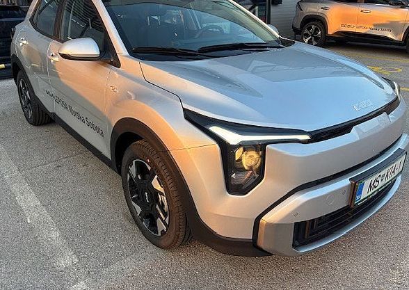 Zunanja slika - KIA Stonic - 1.0 T-GDi 73.6 kW  100 KM  LX Life M T - 2