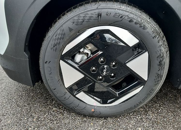 Zunanja slika - KIA EV3 - 58.3 kWh baterija. 150 kW  204 KM  Star - 6