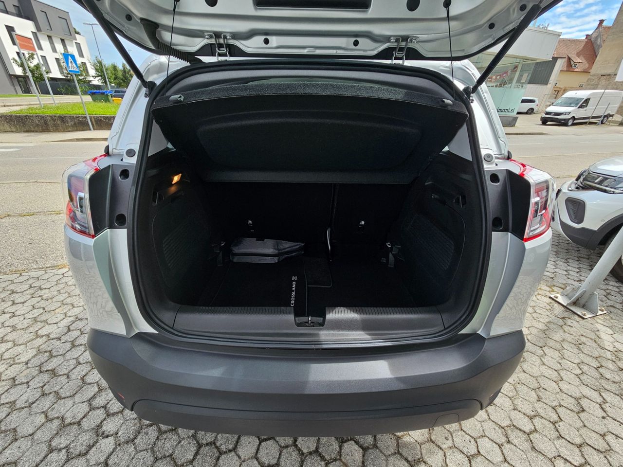 Zunanja slika - Opel Crossland X - 1.2 TURBO 81KW S S ENJOY - 5