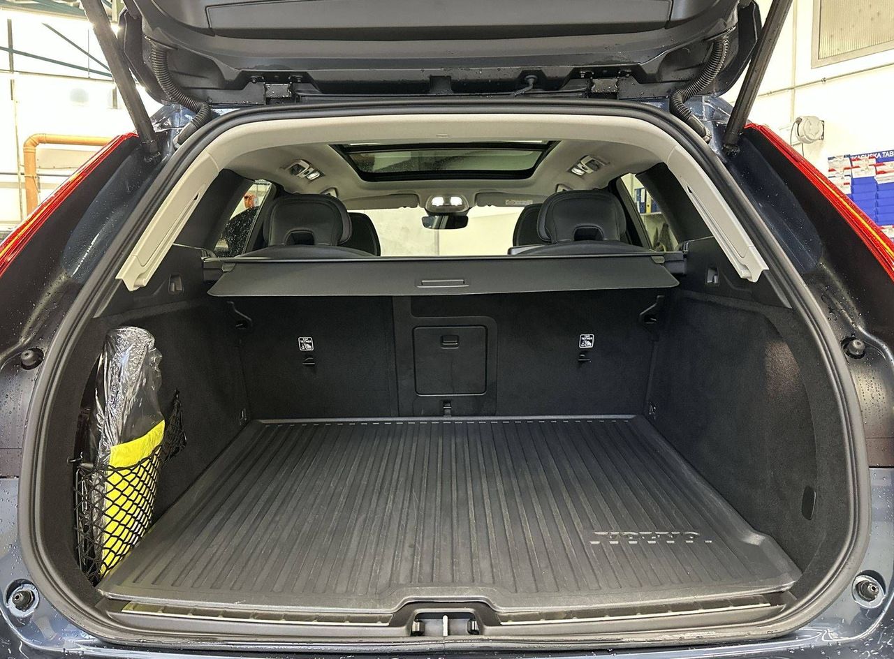 Zunanja slika - Volvo XC60 - B4 D Plus Dark AT... - 11