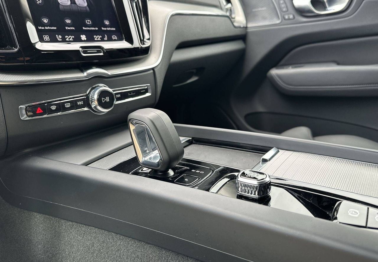 Zunanja slika - Volvo XC60 - B4D AWD Plus Dark Avt. ACC BLISS MEMORY HK - 19