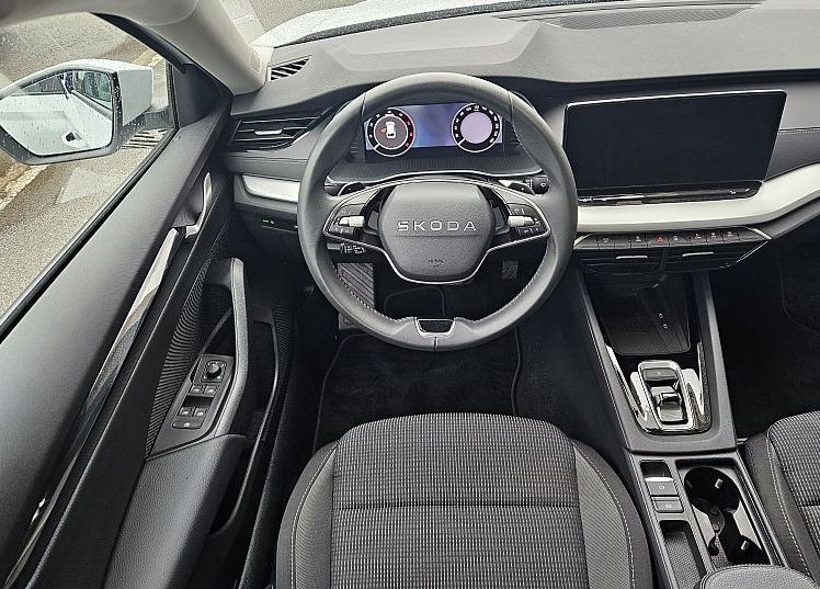 Zunanja slika - Škoda Octavia - COMBI 2.0 TDI Selection DSG 110 kW SLO-1.LASTNIK - 6