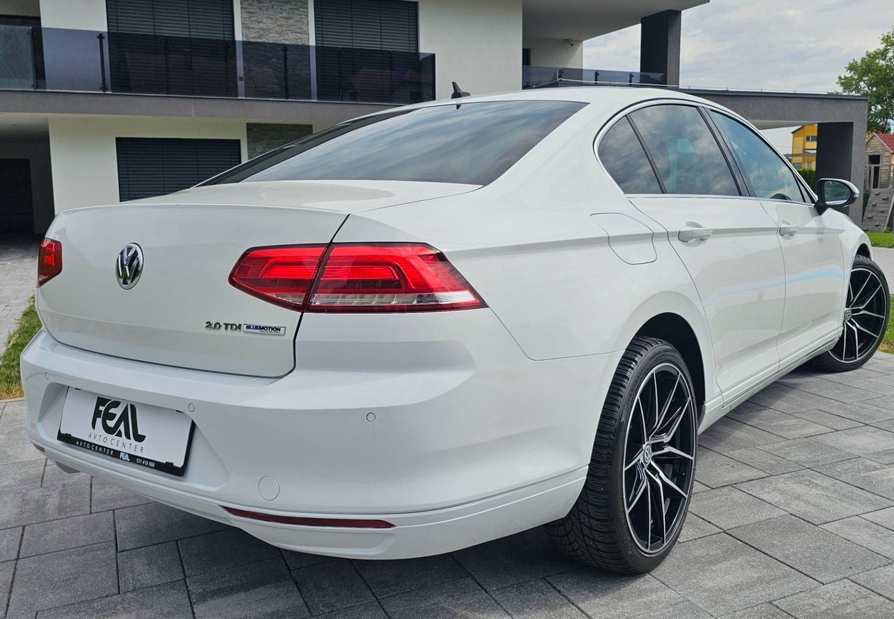 Zunanja slika - VW Passat - 2.0 TDI-SPORT LINE- FULL LED-LIMUZINA-1 LASTNIK-.. - 4