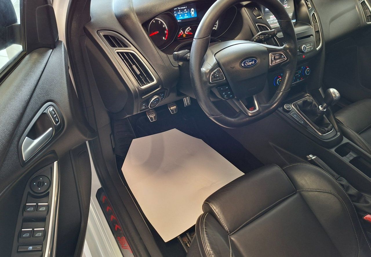 Zunanja slika - Ford Focus - ST 2.0 EcoBoost ST3 - 7