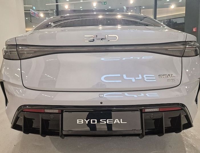 Zunanja slika - BYD SEAL - EXCELLENCE AWD 82.5 kWh 390kW - doseg 520km  3.8s - 3