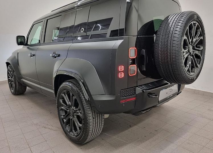Zunanja slika - Land Rover Defender - 110 OCTA Black Edition P635 4.4 V8 AWD - 4