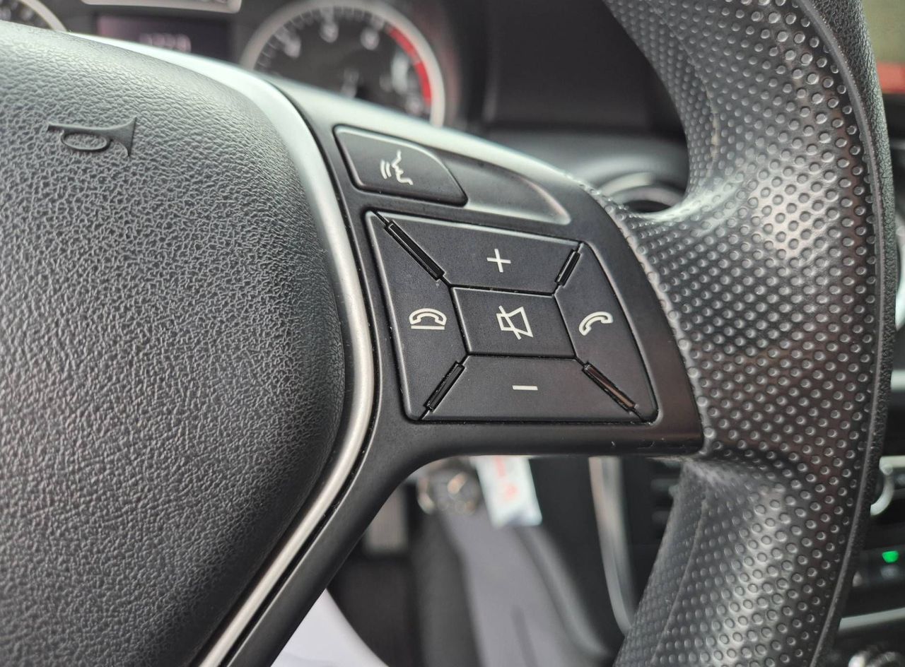 Zunanja slika - Mercedes-Benz A-Razred - STYLE°SLO°BI-XENON°KAMERA°AVT.KLIMA°ALU°BLUETOOTH. - 16