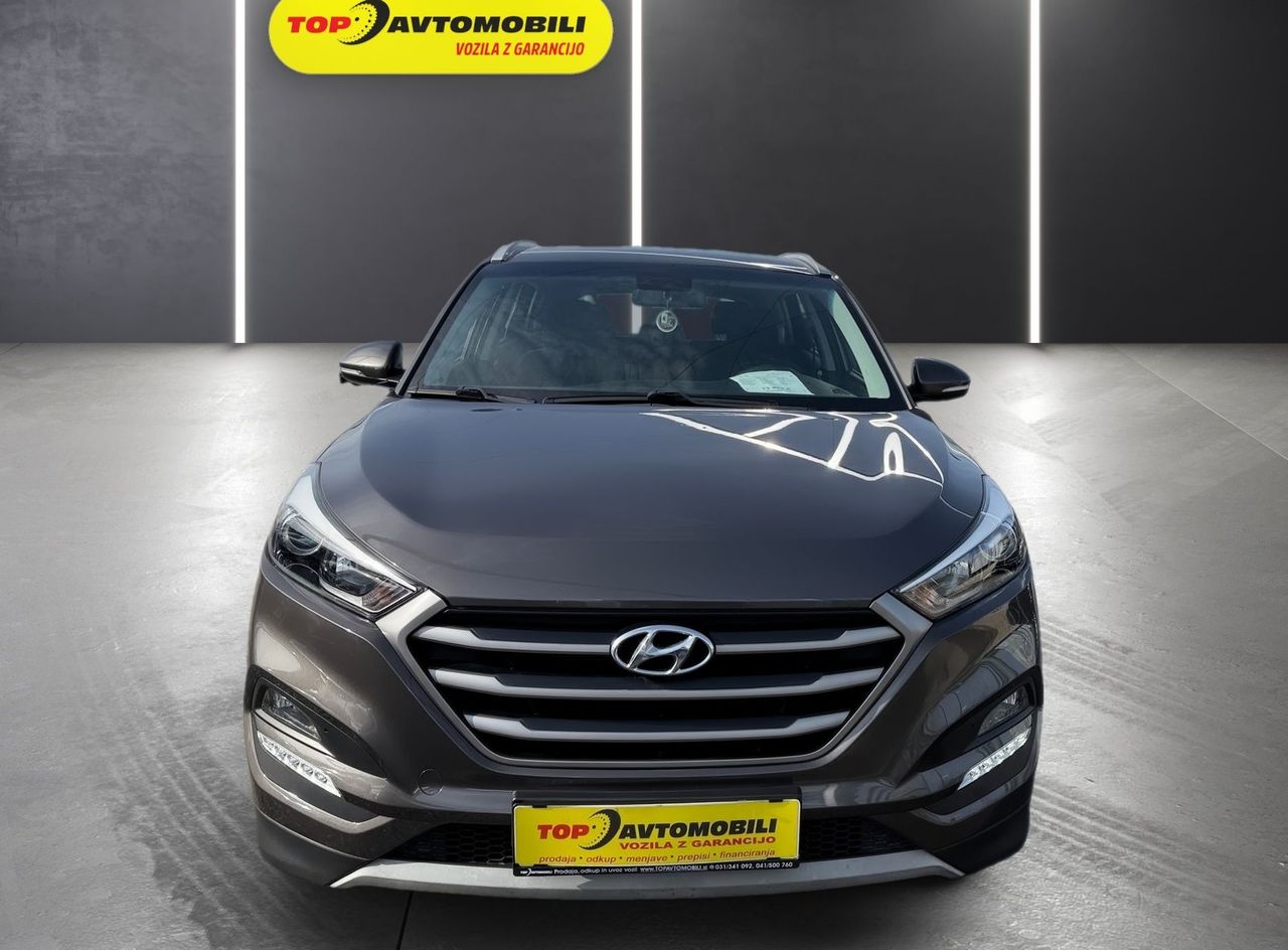 Zunanja slika - Hyundai Tucson - 1.6 GDI 1.LASTNIK SLO VOZILO TEMPOMAT PDC KAMERA - 10