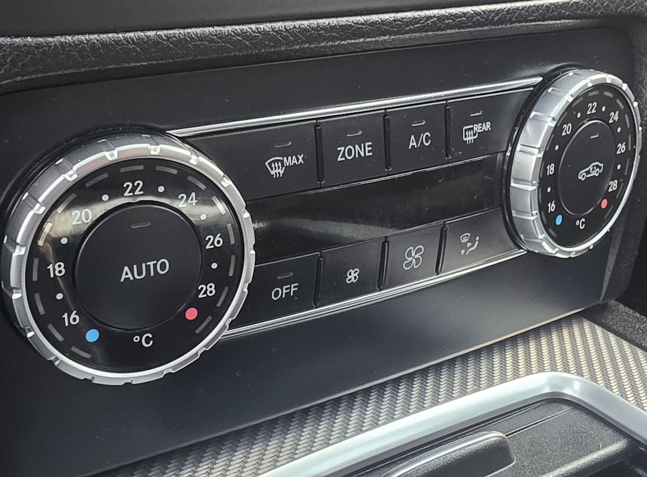 Zunanja slika - Mercedes-Benz GLK-Razred - GLK 220 BlueTEC 4MATIC XENON-ALU PLATIŠČA-PDC - 16