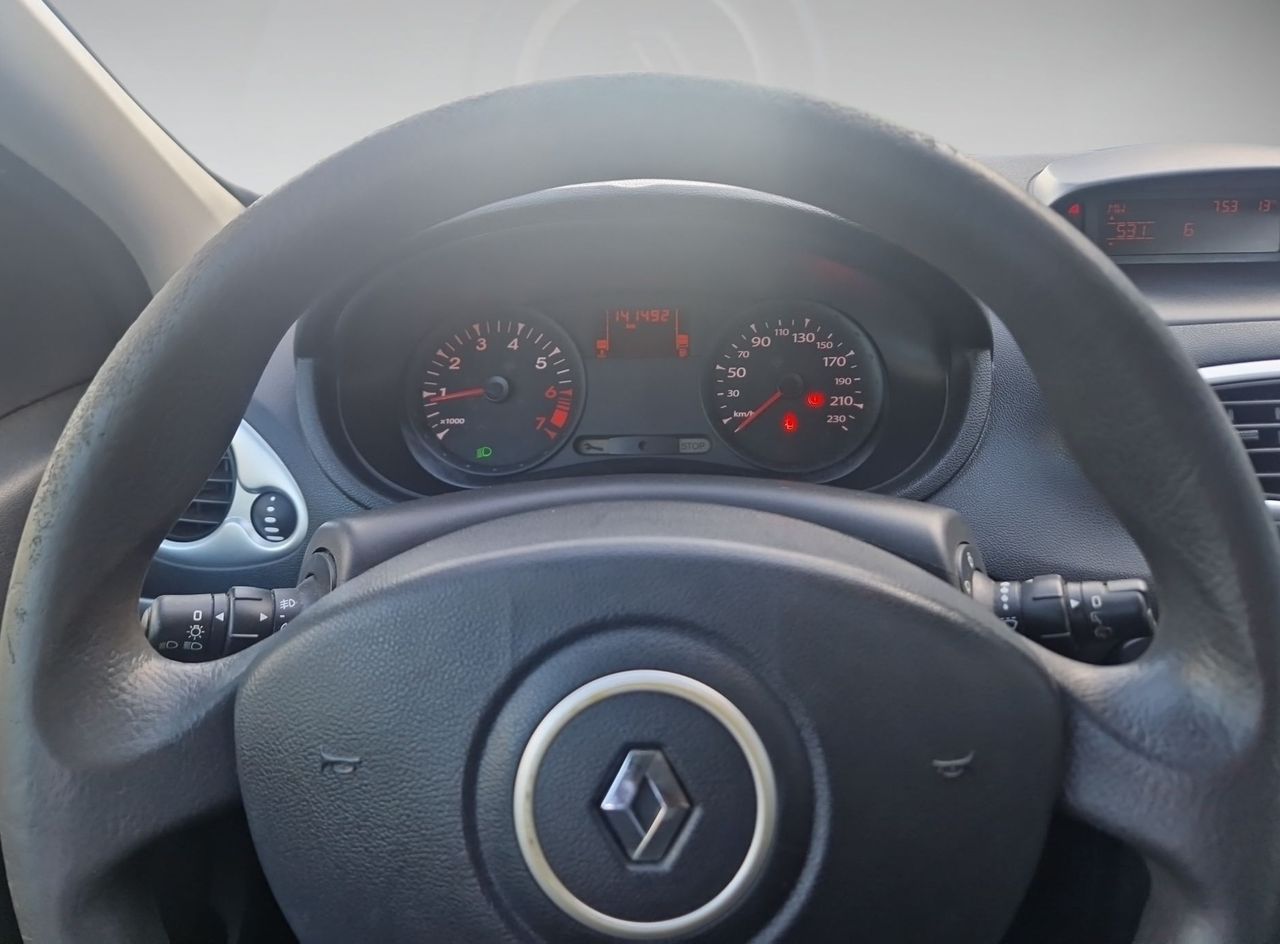 Zunanja slika - Renault Clio - 1.2 16V Dynamique - 12