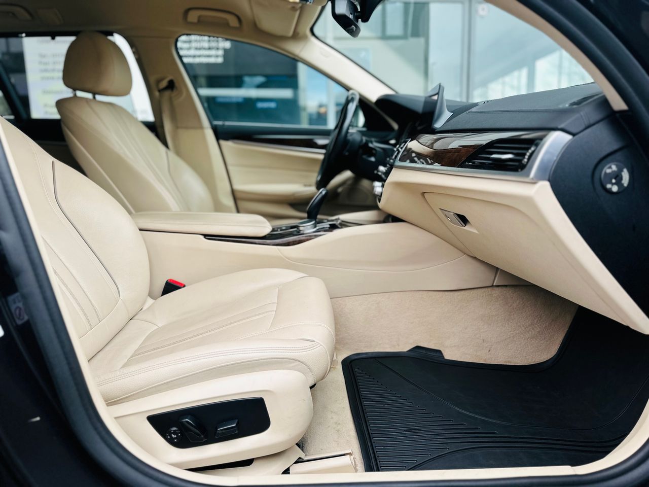 Zunanja slika - BMW serija 5 Touring - Serija 5 520d Luxury Line  I Head Up  I RADAR - 28