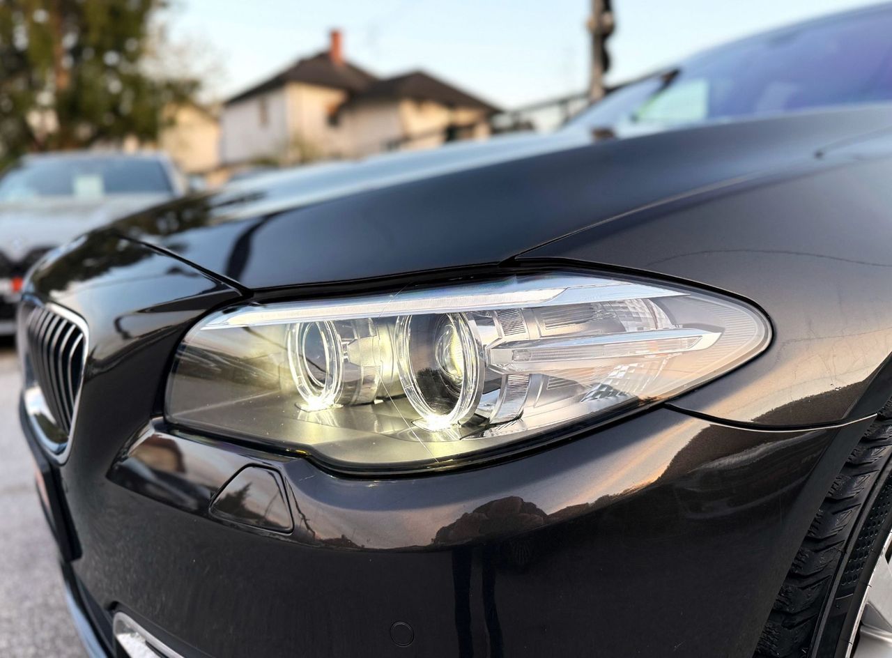 Zunanja slika - BMW Serija 5 - Touring: 520d xDrive AUT. LuxuryLiNE LED XENON USNJE ALU - 9