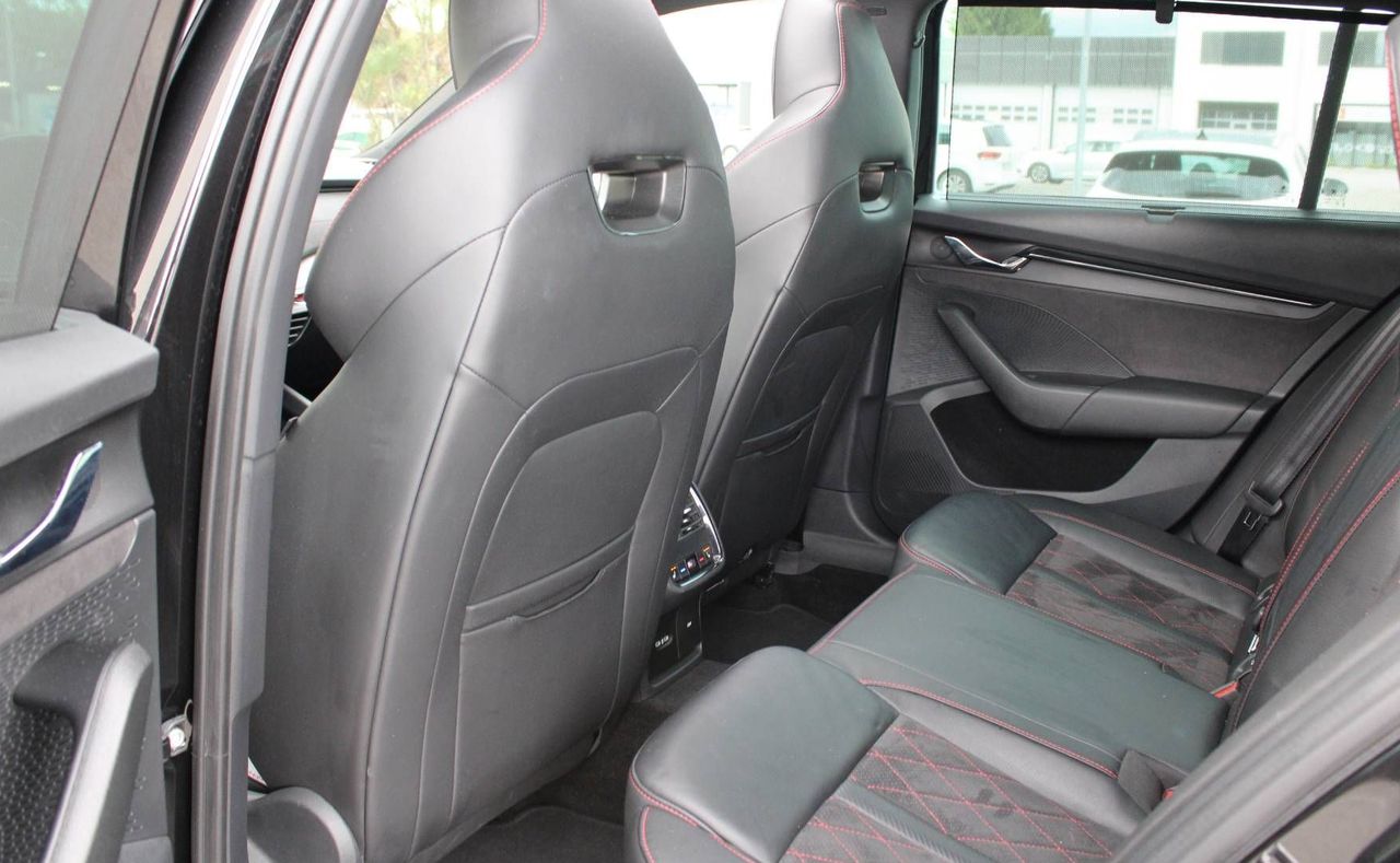 Zunanja slika - Škoda Octavia - Combi 2.0TDI RS DSG HEAD UP CANTON DCC KAM PANO - 12