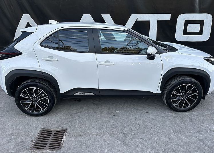 Zunanja slika - Toyota Yaris Cross - 1.5 VVT-i hibrid-KAMERA-KEYLESS-17COL-ACC-LINE ASS - 3