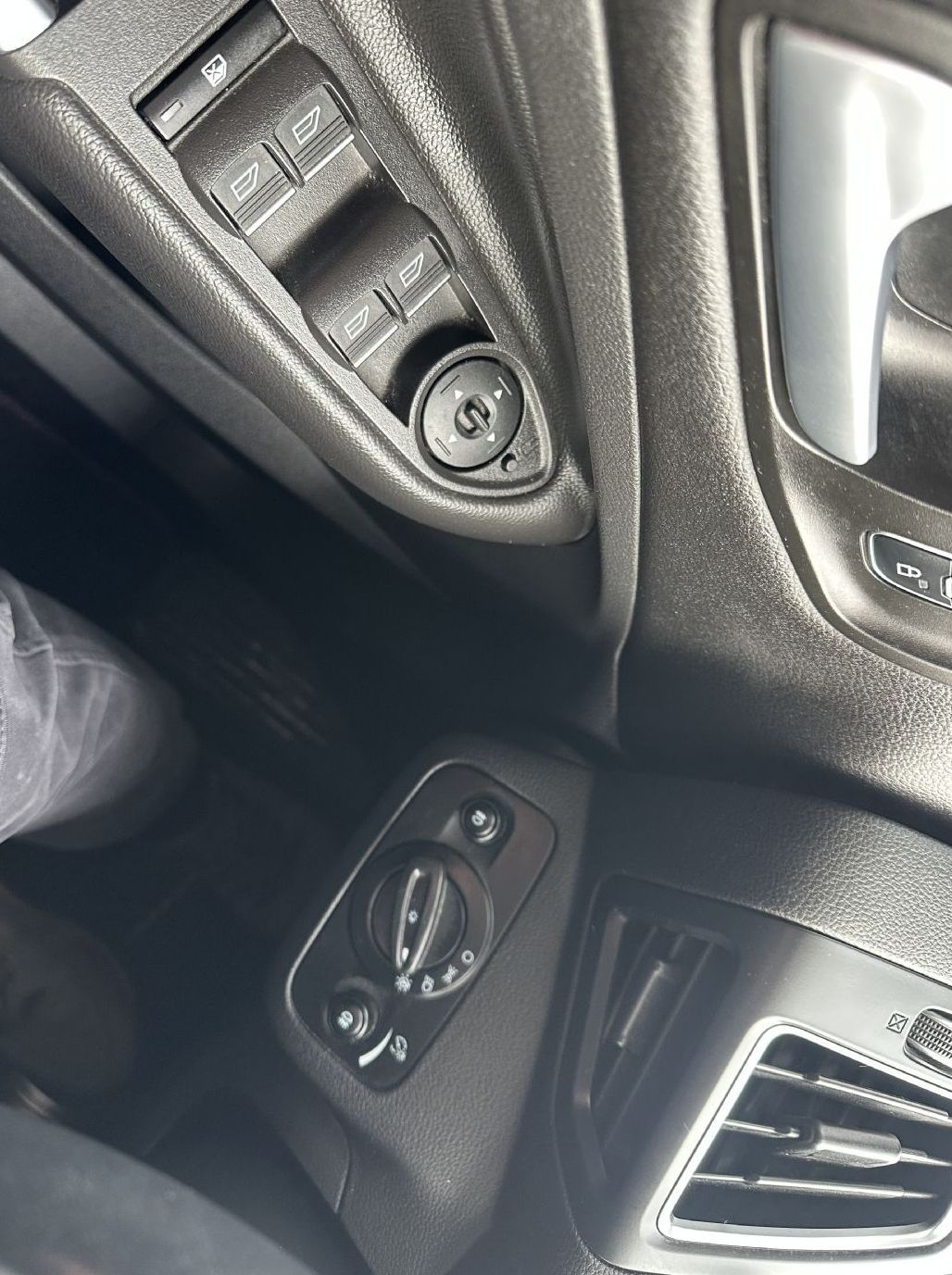 Zunanja slika - Ford Kuga - ST-Line 1.5 EcoBoost 110 kW.NEMŠKI+4ALU.PANO.KAMER - 13