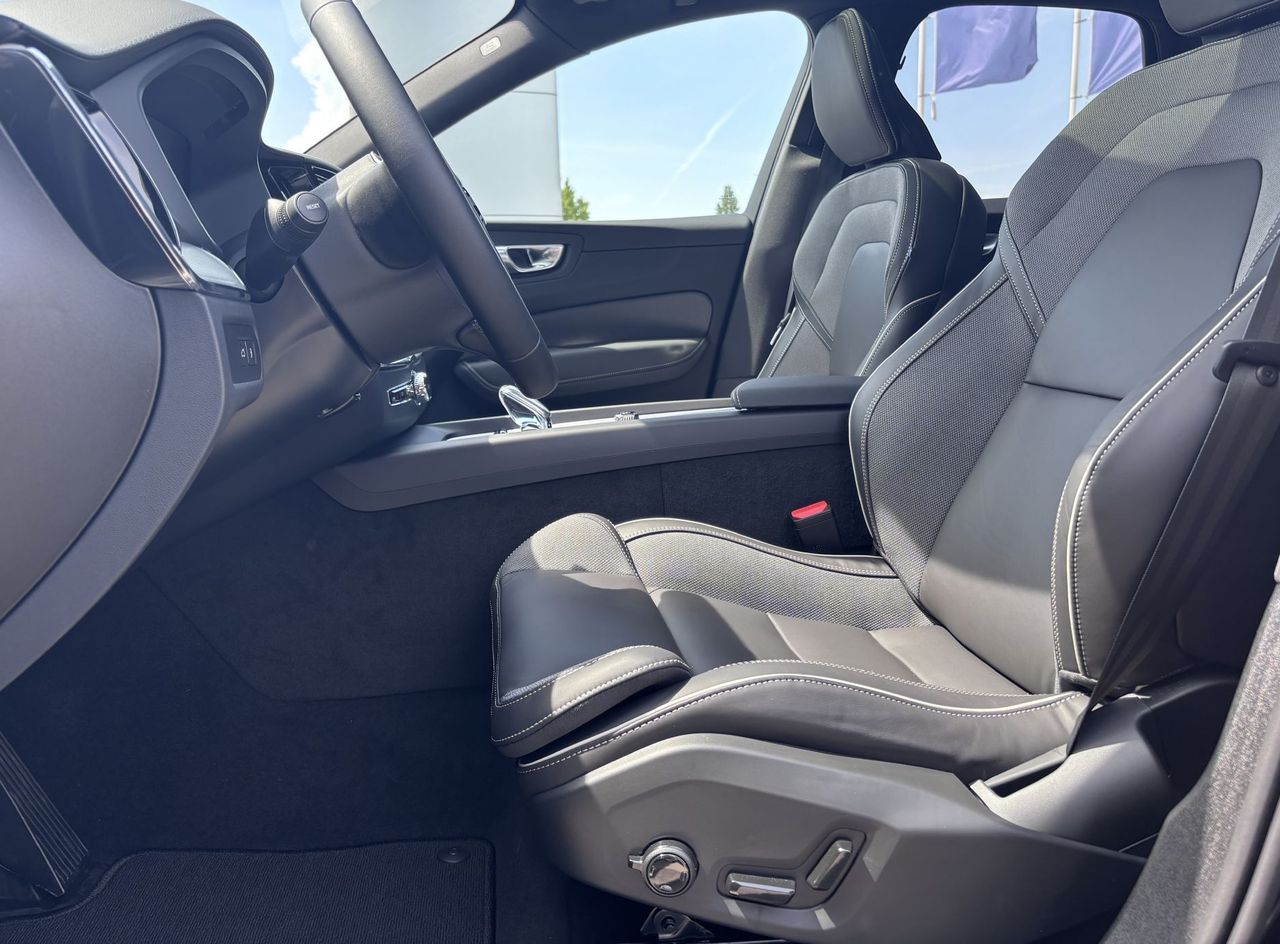 Zunanja slika - Volvo XC60 - T8 TwE Ultra Black Edition - 7