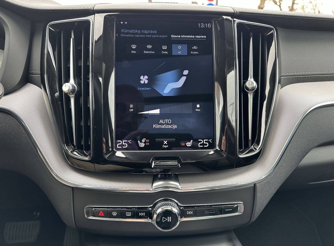 Zunanja slika - Volvo XC60 - B4D AWD AUT Momentum Pro - 17