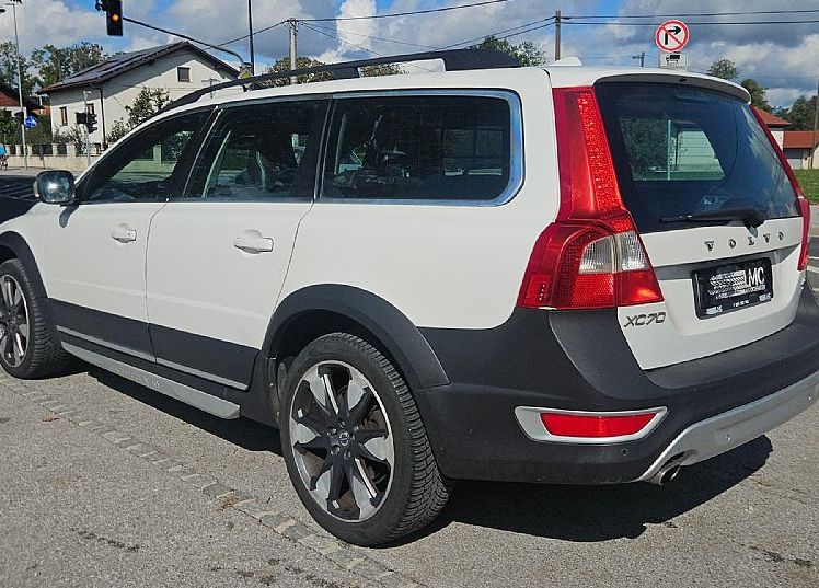 Zunanja slika - Volvo XC70 - D5 AWD 205ks °AUTOMATIC° °19-COL° USNJE - 7