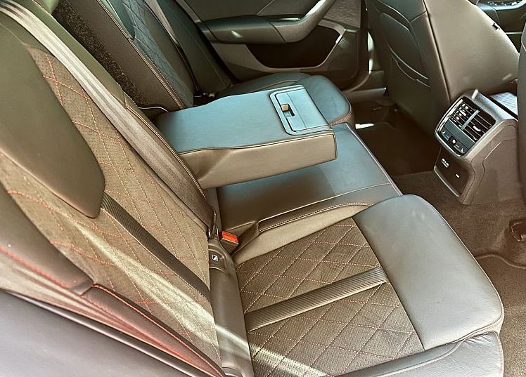 Zunanja slika - Škoda Octavia - Combi 2.0 TDI RS+DSG+ALU19+MATRIX+DCC+ACC+CANTON - 7