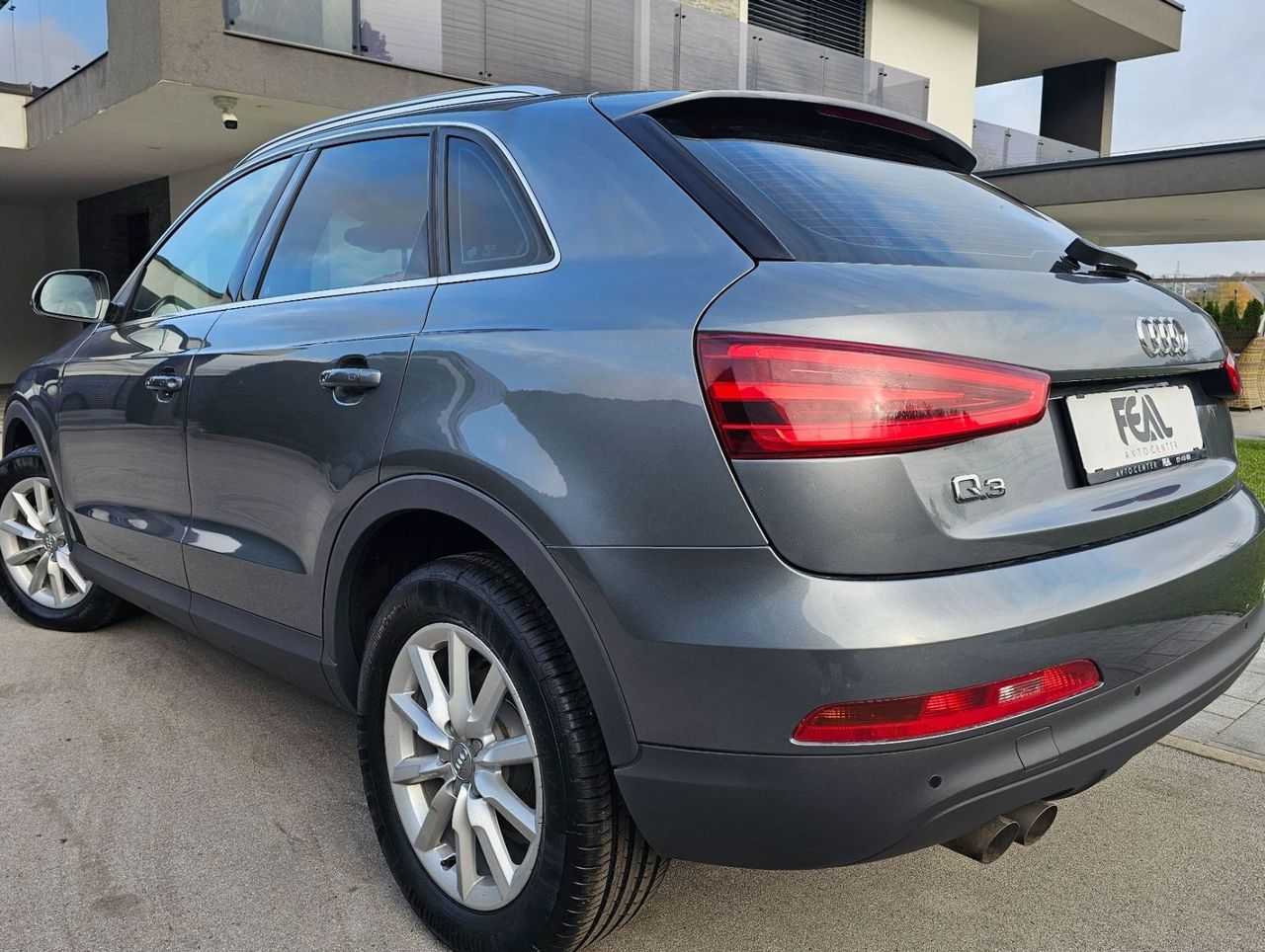 Zunanja slika - Audi Q3 - 2.0 TDI-XENON-LED-TEMPOMAT-PDC-1.LASTNIK-ODLIČEN - 3