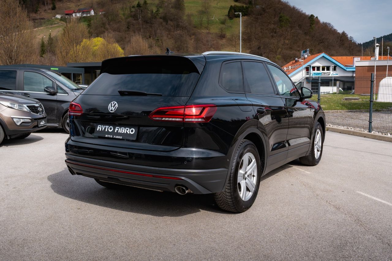 Zunanja slika - VW Touareg - 4motion V6 TDI BMT Tiptronic - 4