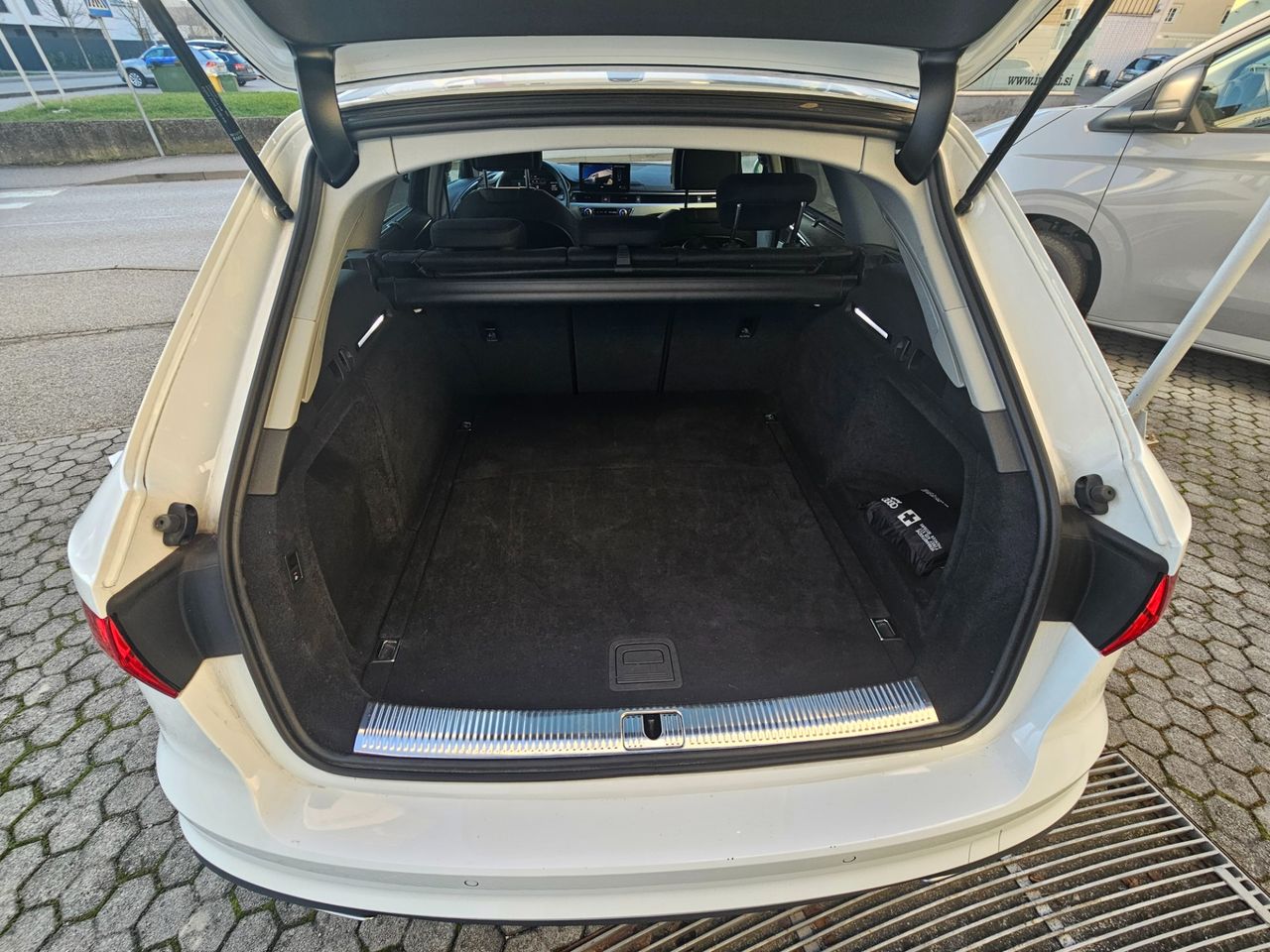 Zunanja slika - Audi A4 - 35 TDI S tronic - 6