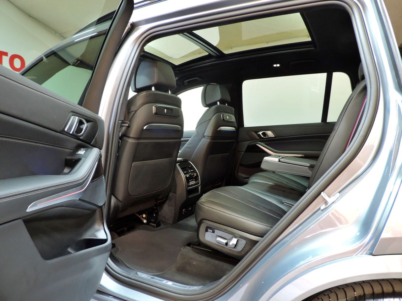 Zunanja slika - BMW serija X7 - X7 xDrive40d M SPORT SKY PANORAMA..... - 10