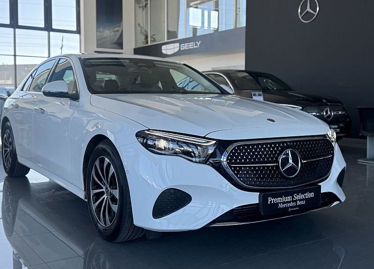 Zunanja slika - Mercedes-Benz E-Razred - 220d-AUT-MULTIBEAM-DISTRONIC-NAVI-MEMORY-PREMIUM - 1