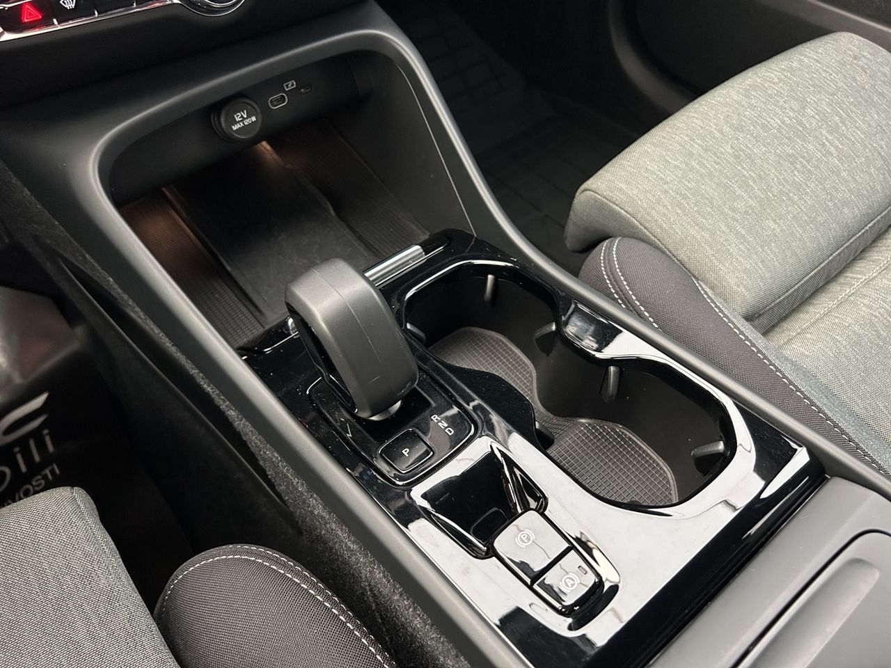 Zunanja slika - Volvo XC40 - B4P AWD Core Avt. - 10