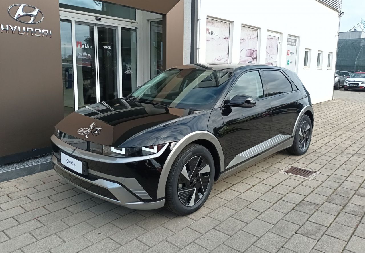 Zunanja slika - Hyundai Ioniq 5 - 168kW PREMIUM 84 kWh VOZILA V PRIHODU - 1