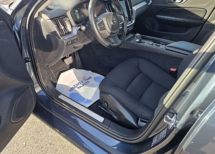 Zunanja slika - Volvo V60 - B4D AUT Momentum Pro AT8|Navi|FuLED|Assist|Radar - 7